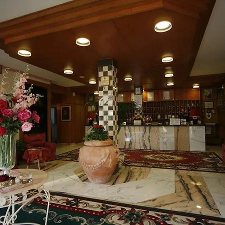 Hotel Leucosya 4*