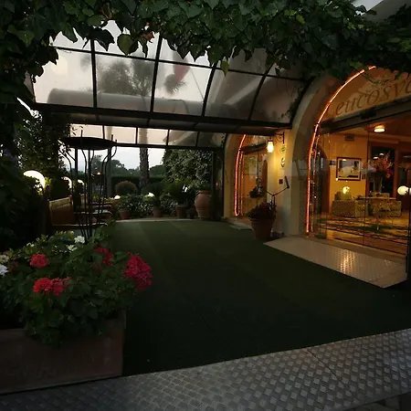 Hotel Leucosya 4*