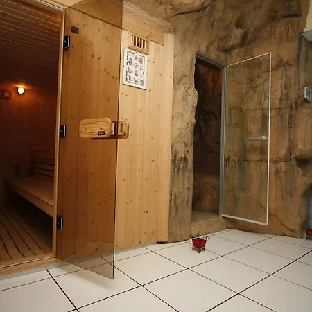 Hotel Leucosya 4*