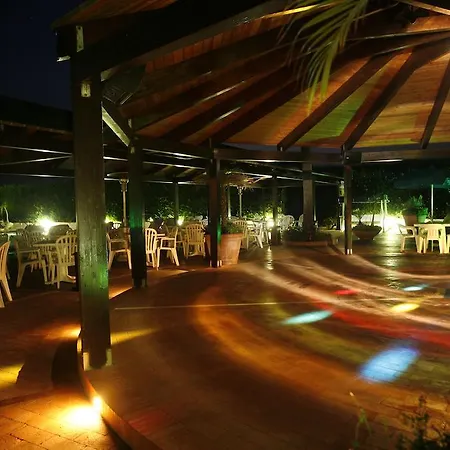 Hotel Leucosya 4*