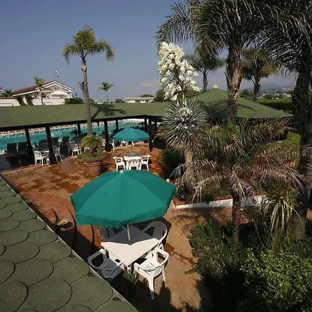 Hotel Leucosya