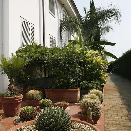 Hotel Leucosya