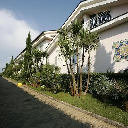 Leucosya Hotel
