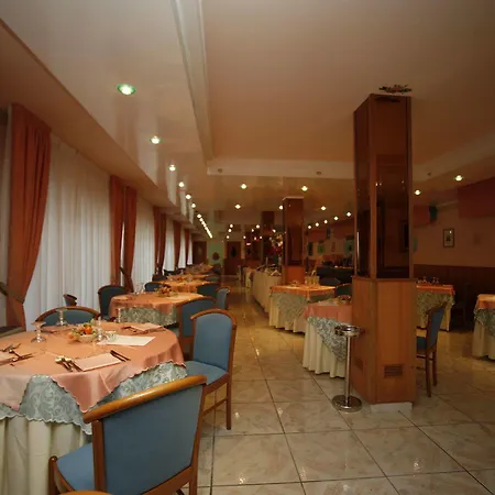 Leucosya Hotel 4*