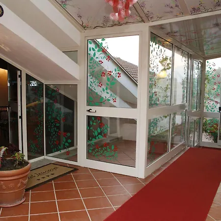 Hotel Leucosya