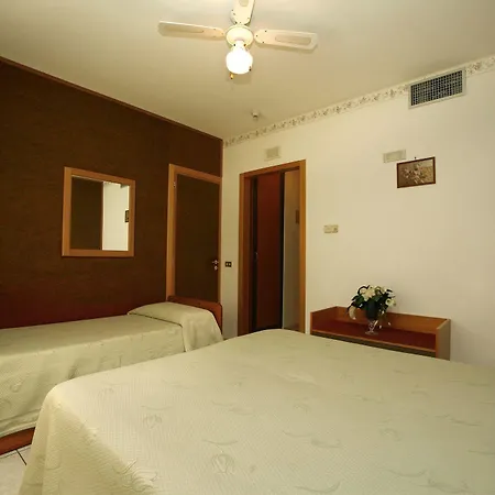 Hotel Leucosya 4*